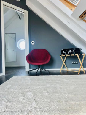 Moderne Haus in Haus Wohnung mit Arbeitsplatz
